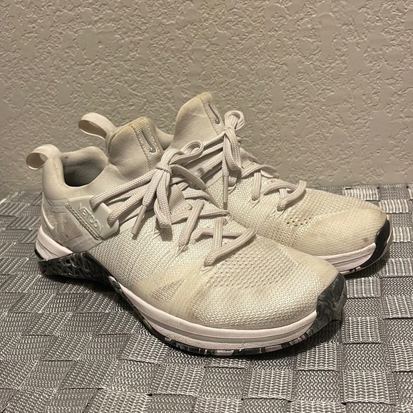 Nike Shoes - Gently used great condition Nike Metcons.
